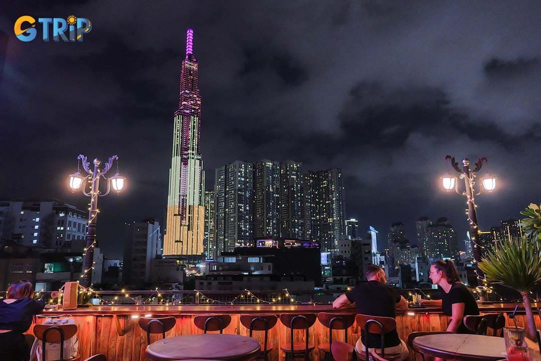 Vi Vu Rooftop offers a a perfect view with affordable price of food and beverage