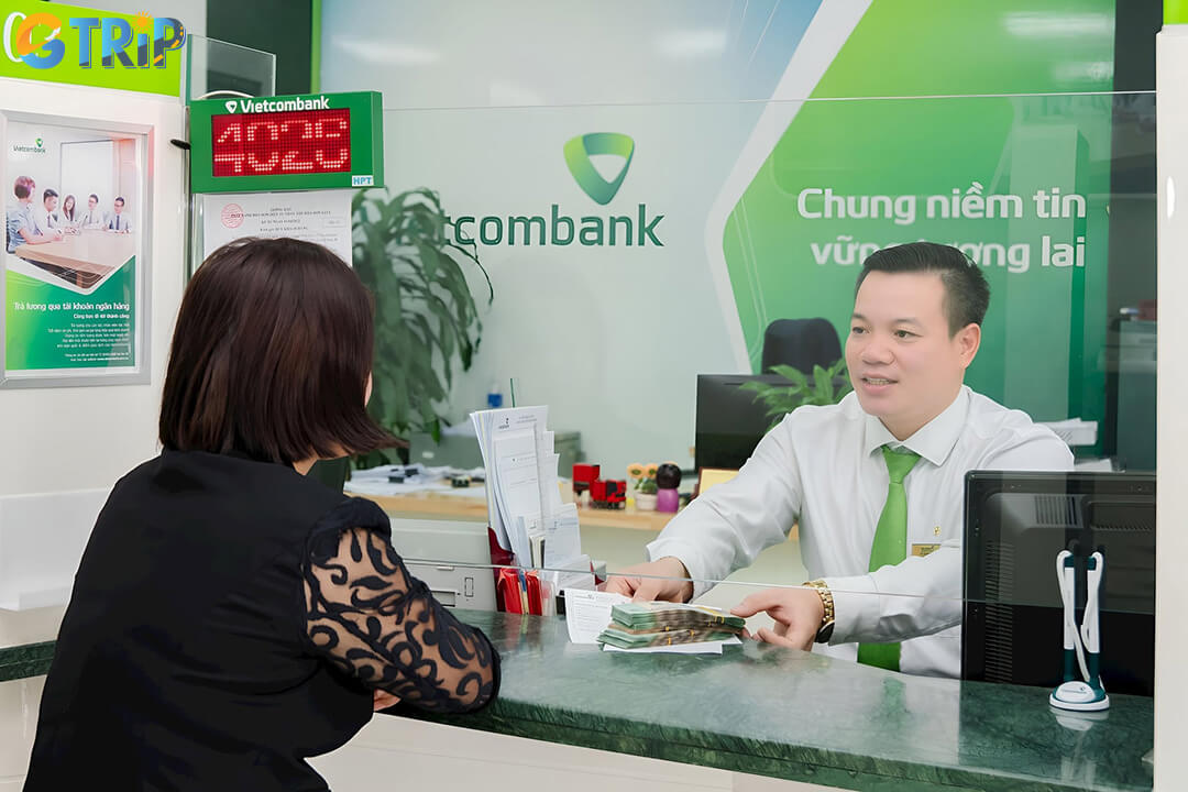 Vietcombank Cau Go offers competitive exchange rates and fast service in Hanoi’s Old Quarter
