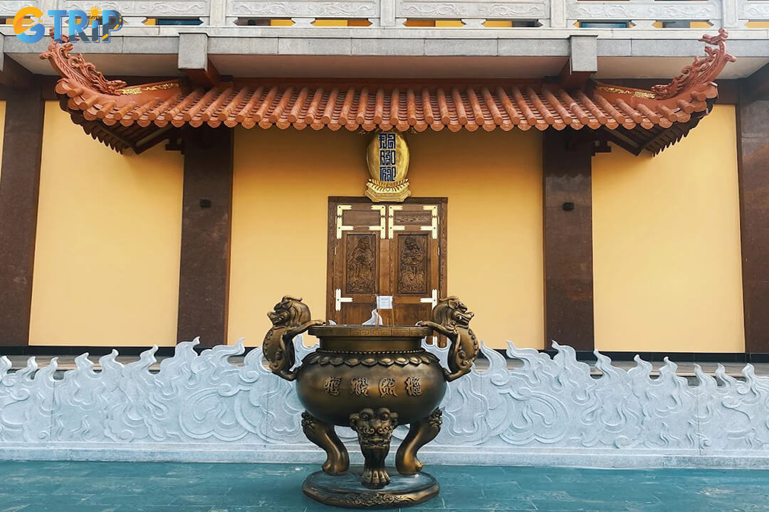 Vietnamese National Buddhist Temple features multi-level spaces for worship, administration, residence, and community gatherings
