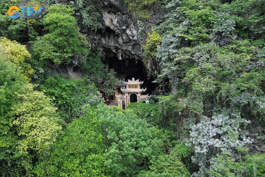 Aerial view of Dich Long Pagoda