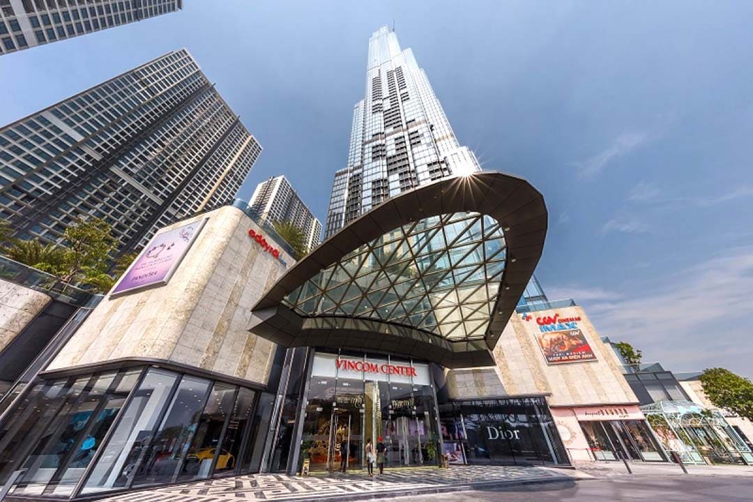 Vincom Center Landmark 81 is the premium mall that provides a curated collection of high-end international fashion brands, bespoke jewelry, and upscale lifestyle stores