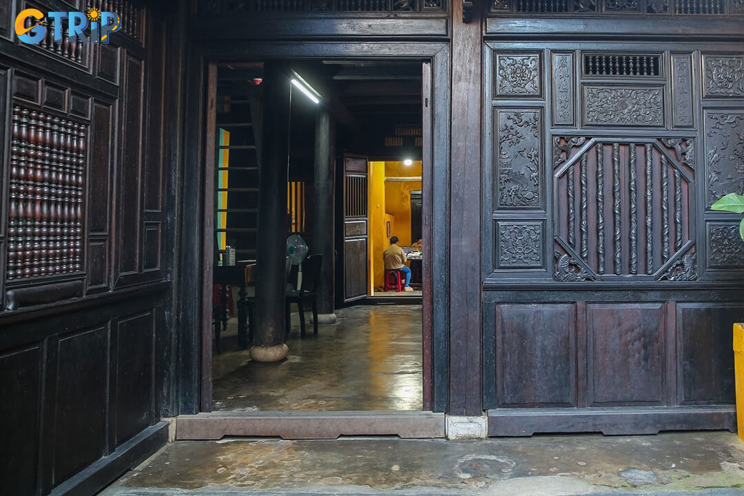 Visit Quan Thang Ancient House early, dress respectfully, and plan your itinerary to make the most of your Hoi An combo ticket