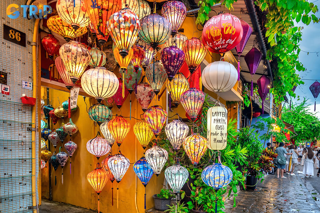 Visitors can browse small souvenirs offered by the family, helping support the preservation of this 190-year-old heritage house