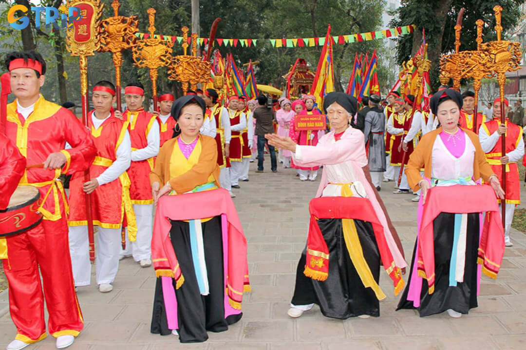 Voi Phuc Temple Festival, held annually from the 9th to 11th of the second lunar month, with vibrant processions, rituals, and cultural performances