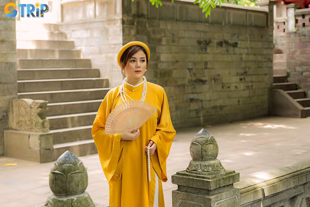 Voi Phuc Temple offers photographers timeless scenes, from kneeling stone elephants to intricate carvings and serene courtyards, all within a sacred setting