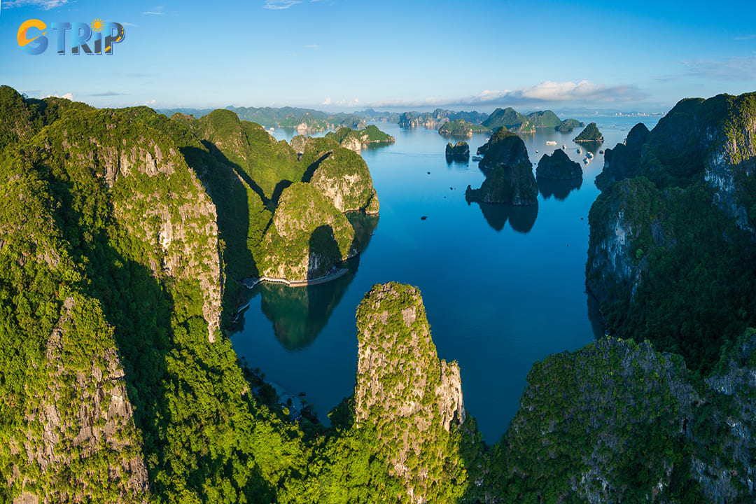 Weather in Ha Long Bay from April to June has longer hours of sunshine daily