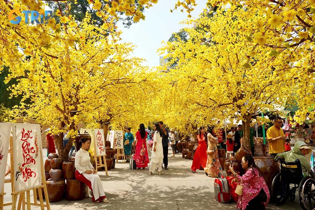 Weeks before Tet, you can experience the traditional festive atmosphere in Ho Chi Minh City