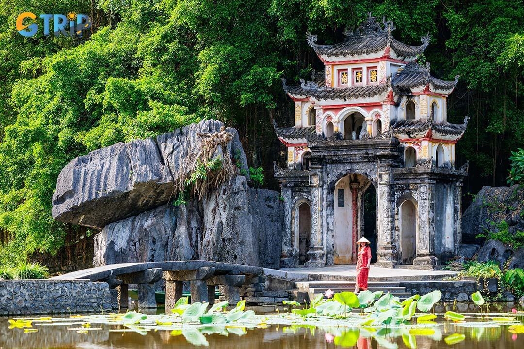 When packing for Ninh Binh, choose modest clothing for sacred sites and neutral-colored items to respect local traditions and ensure comfort