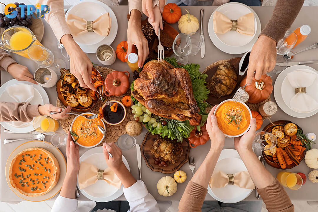 While Thanksgiving isn’t a Vietnamese tradition, Hanoi’s expat-friendly spots offer festive dinners and gatherings for those seeking a taste of home