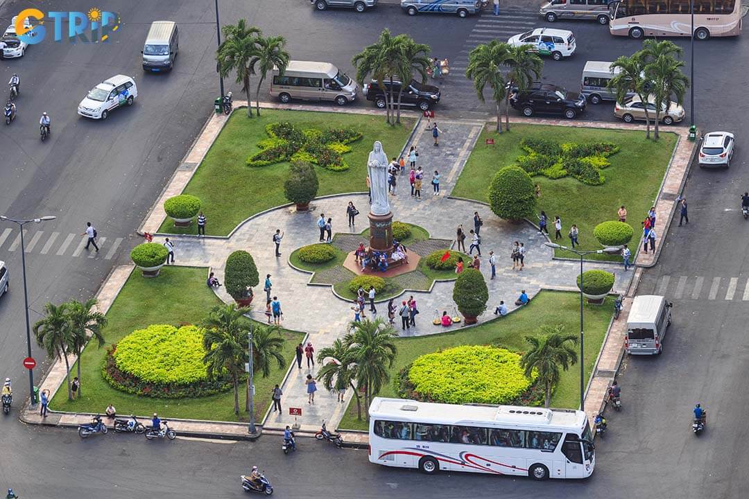 With free 24-hour access, nearby parking options, and walking-distance landmarks is an easy and convenient stop for visitors