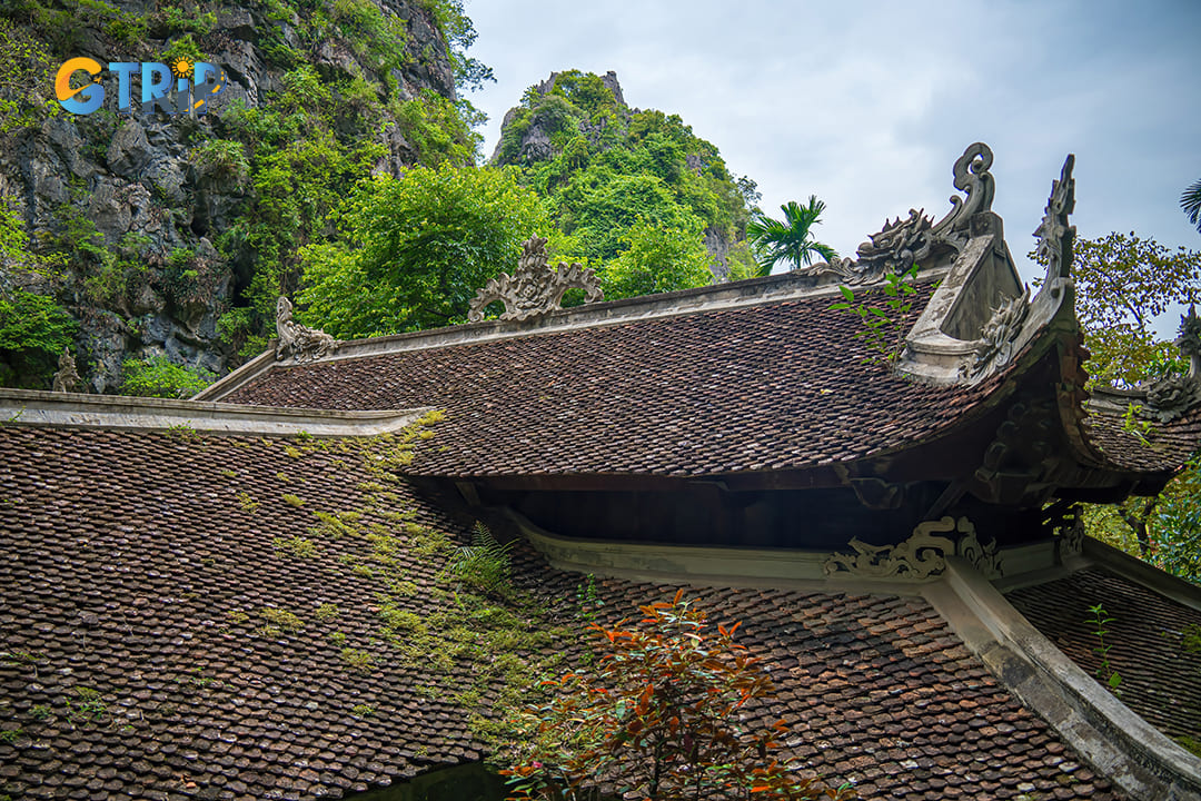 Traditional wooden carvings of the pagoda