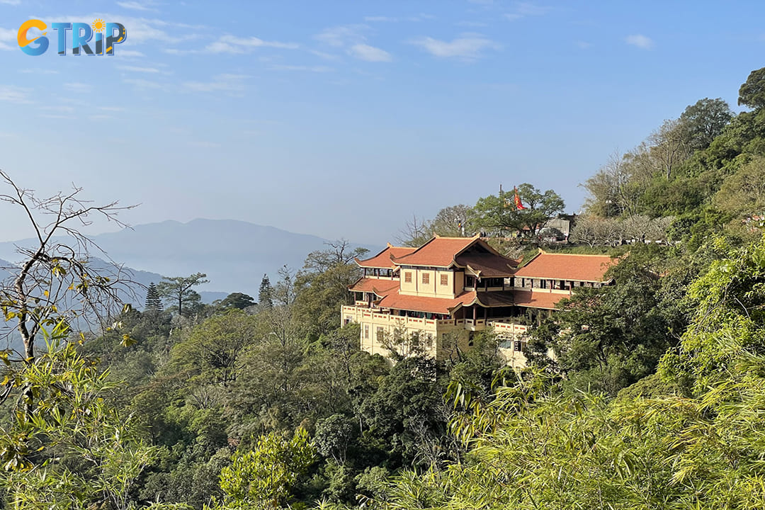 Yen Tu Mountain is home to the pagoda and also a place rich in Buddhist history and serene landscapes