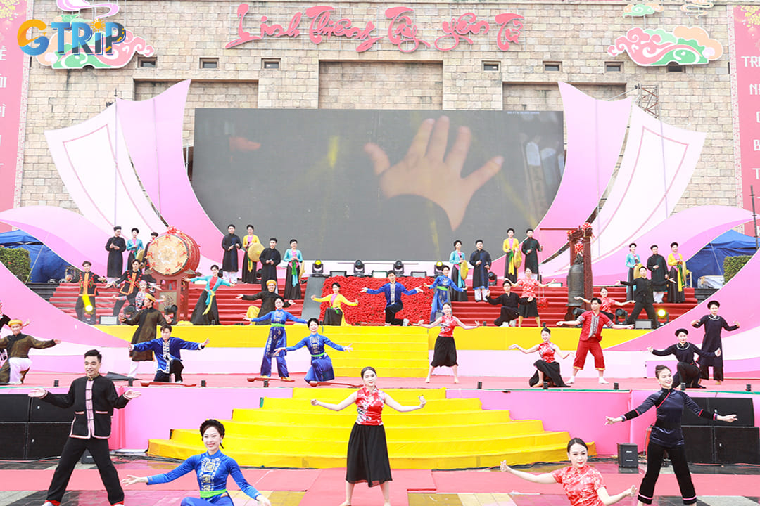 Yen Tu Spring Festival attracts thousands of pilgrims and tourists each year