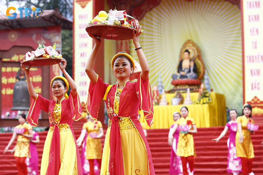 Yen Tu Spring Festival is an important festival for tourists to experience culture