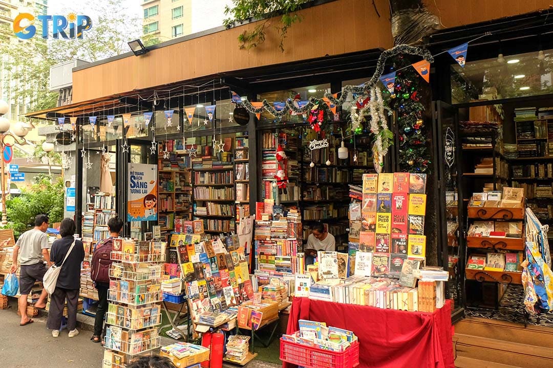 You can buy books and many types of souvenirs as gifts on the book street