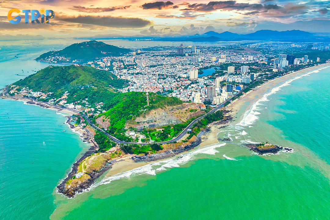 You can choose to go to Vung Tau by shuttle bus because of its low price and comfort