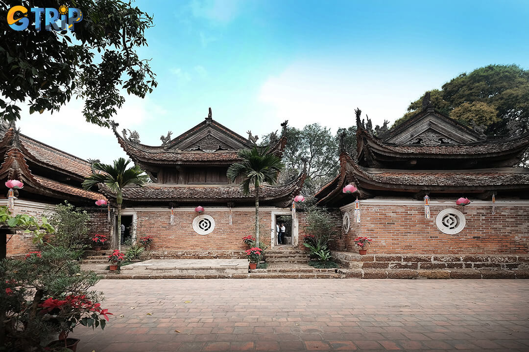 You can combine with Thay Pagoda and Duong Lam Village for a full cultural day trip