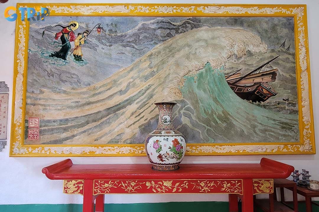 You can discover many historical artifacts around the hall