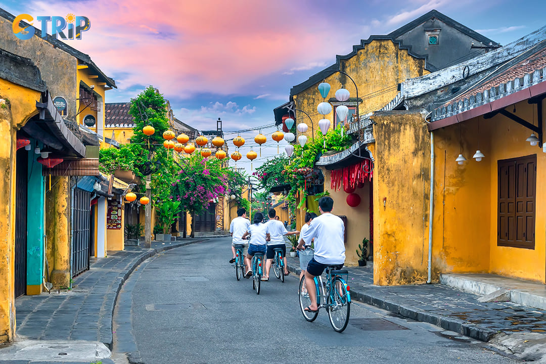 You can explore Hoi An Ancient Town by bicycle