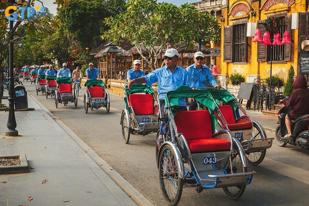 You can find popular spot for cyclo on Hoang Van Thu Street