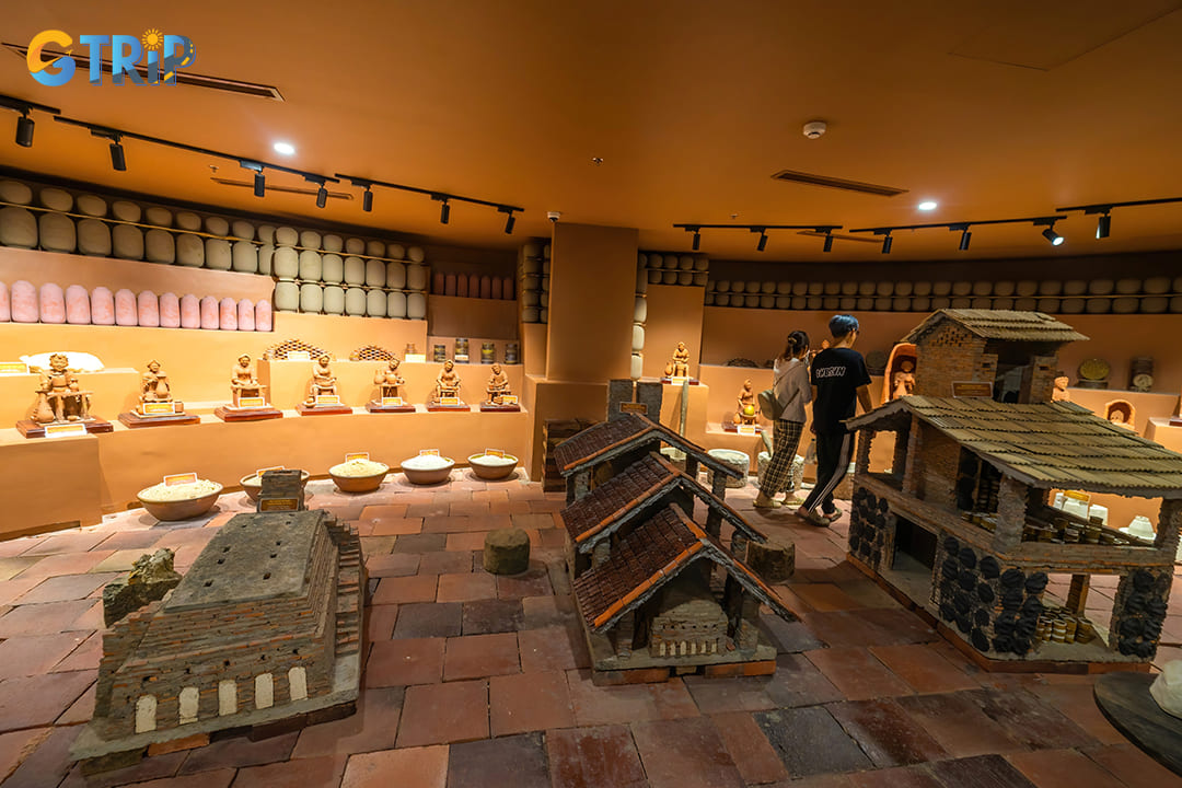 You can find stunning displays of modern and contemporary ceramic art