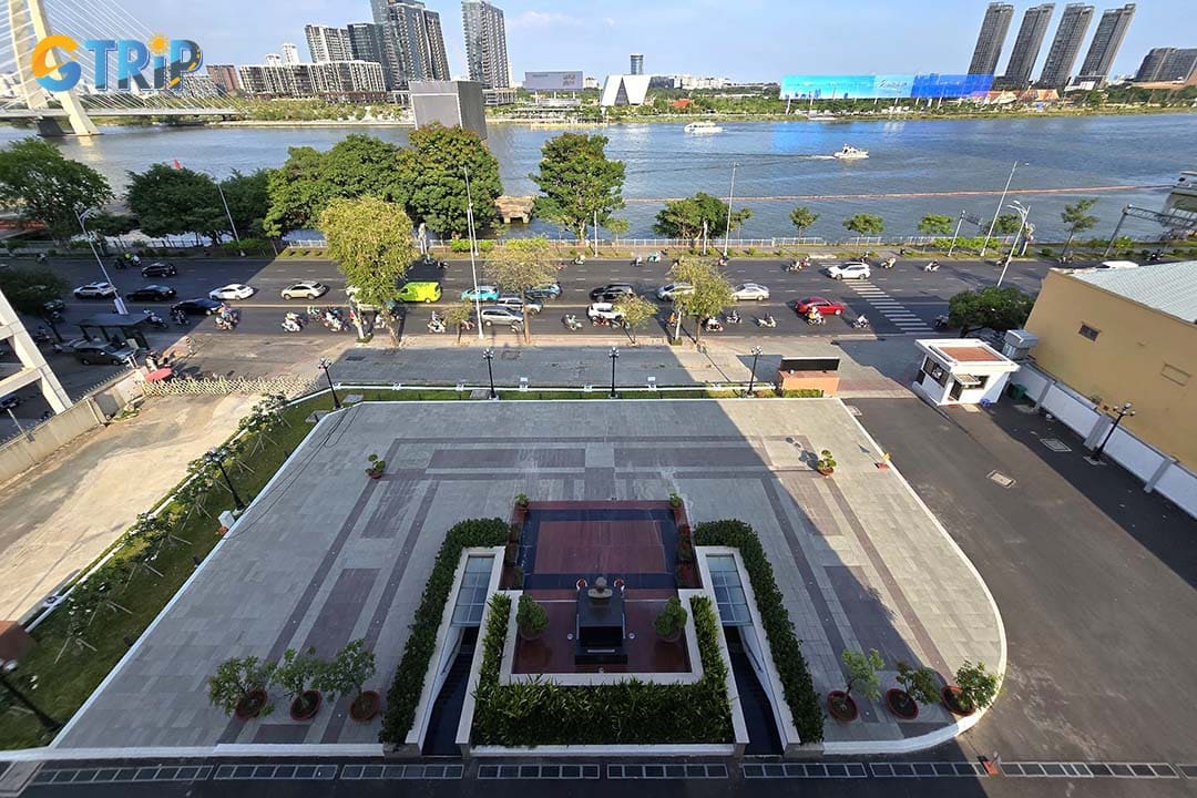 You can get to Ton Duc Thang Museum by many transportation