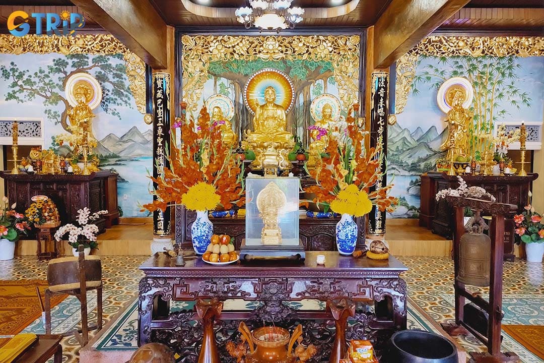 You can observe or take part in daily rituals such as lighting incense, making offerings, and saying quiet prayers