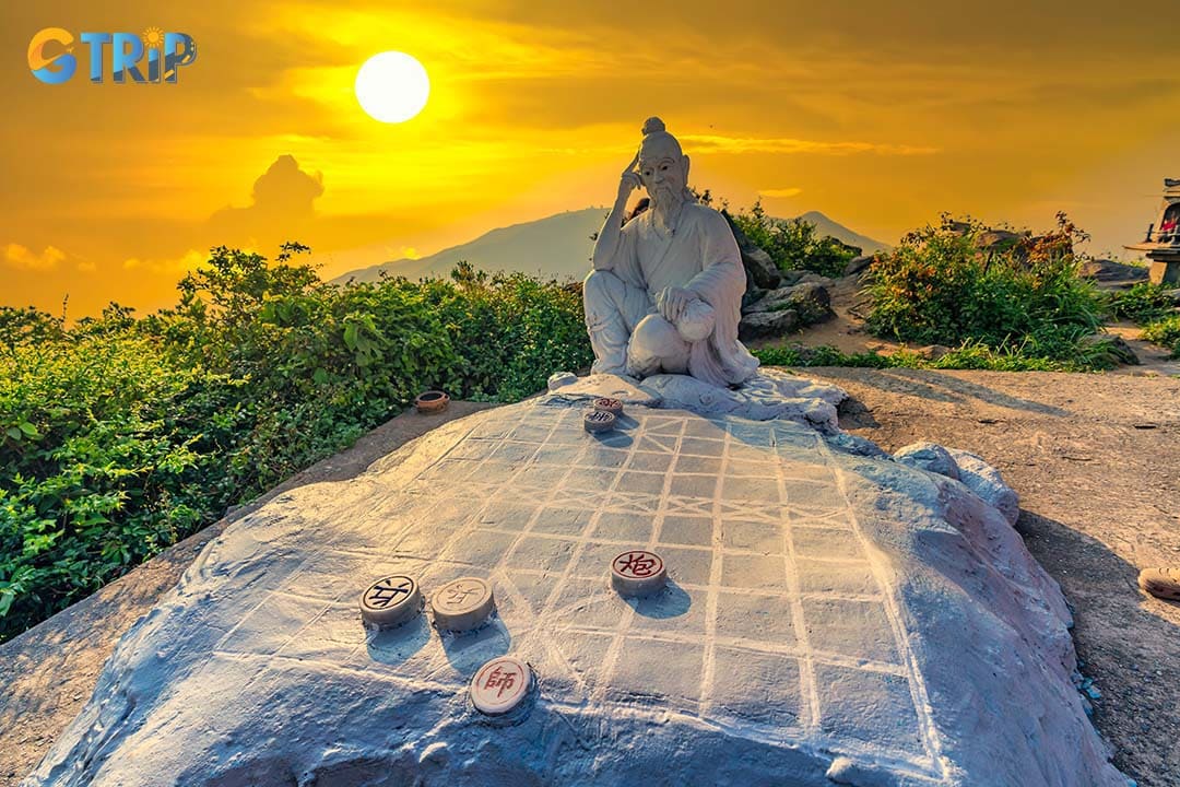 You can visit Ban Co Peak, also known as Chessboard Peak to witness the stunning panoramic views