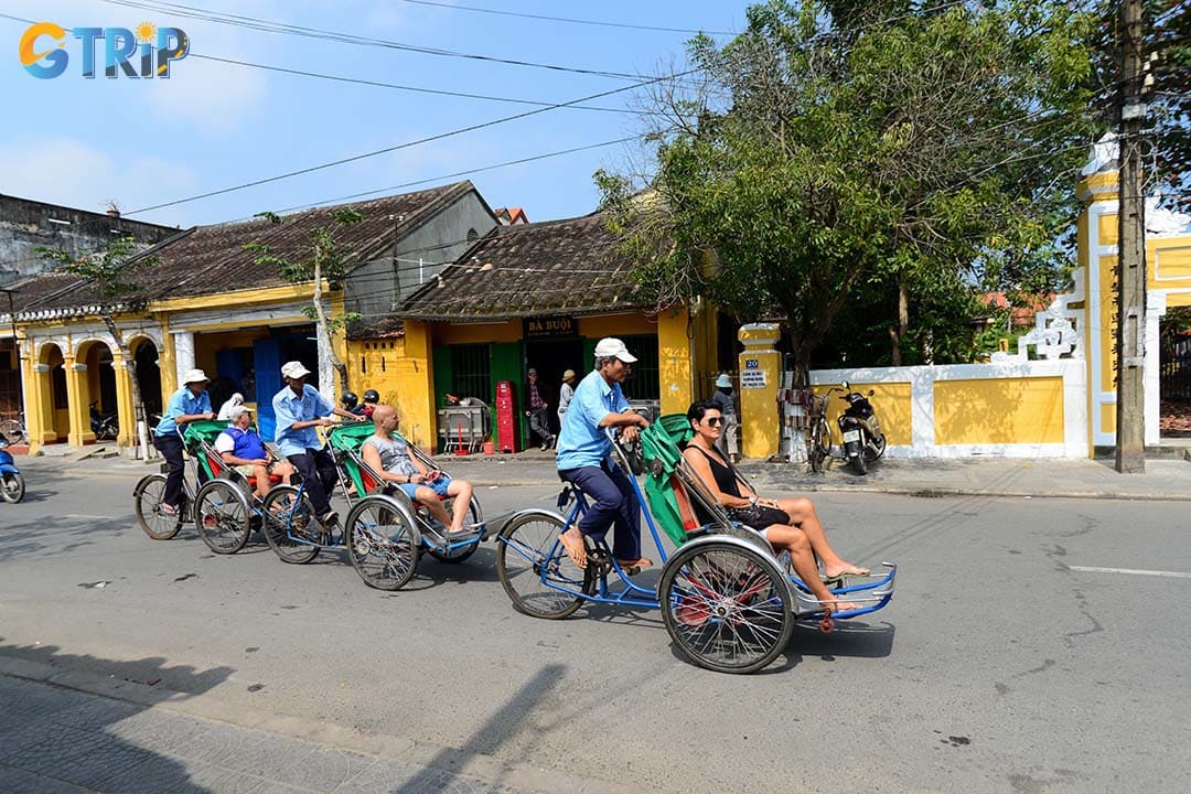You should remember practical tips to have a good time riding a cyclo in Hoi An