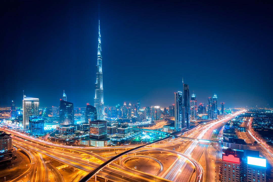 What Are the Advantages of Visiting Dubai in April?